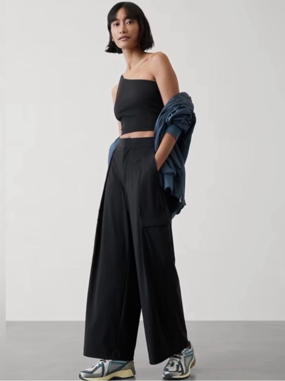 Athleta Pinnacle High Rise Cargo Trouser Pleated Black Wide Leg Size 12